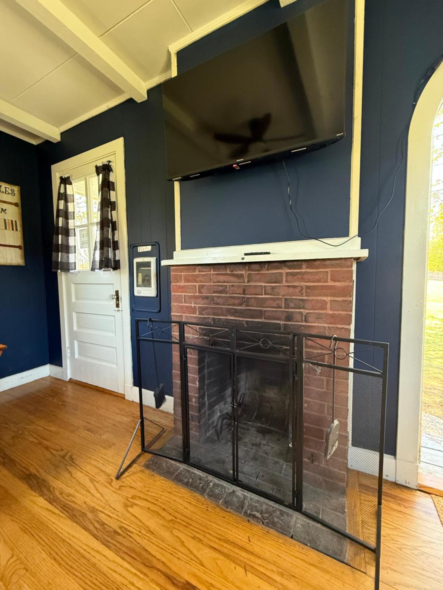 One-Bedroom Cottage