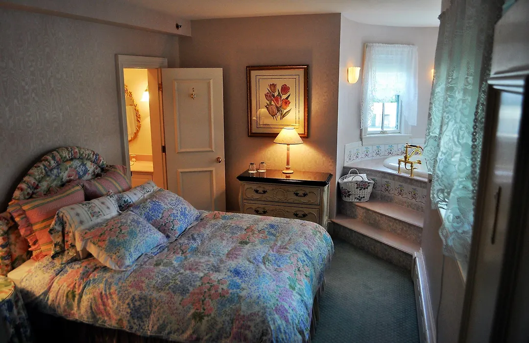 Stone Throw Cottage Inn-1