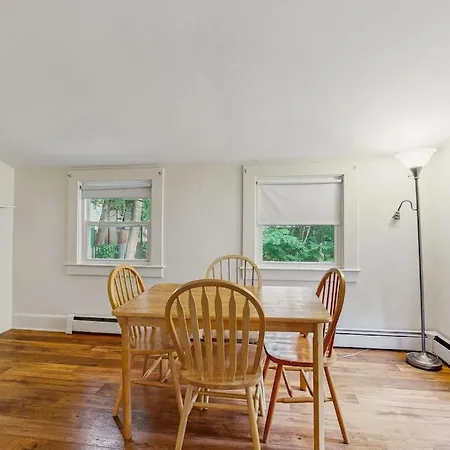 Quaint Family-Friendly Cottage Near Main Street W/Free Wifi And Partial A/C-2