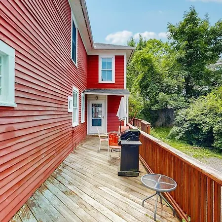 Dog-Friendly House With Wifi And Deck - Near The Water, Eateries, And Shopping-3